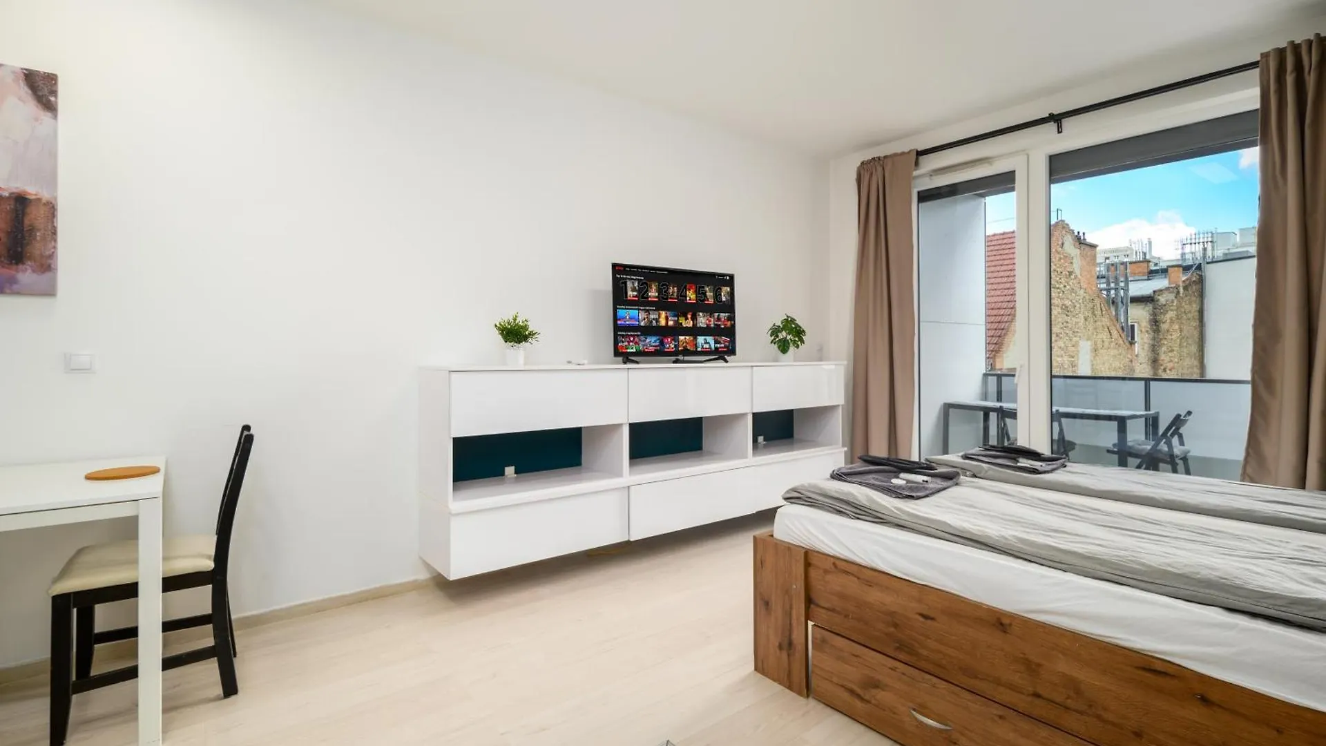Apartment Atrium Residence Deluxe Suite-Free Parking Garage Same Building Budapest Hungary