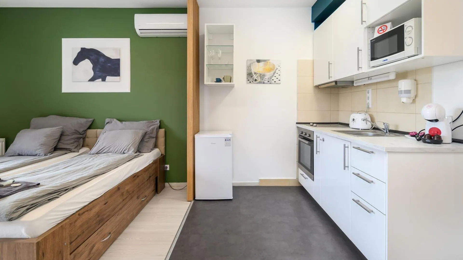 Atrium Residence Deluxe Suite-Free Parking Garage Same Building Budapest