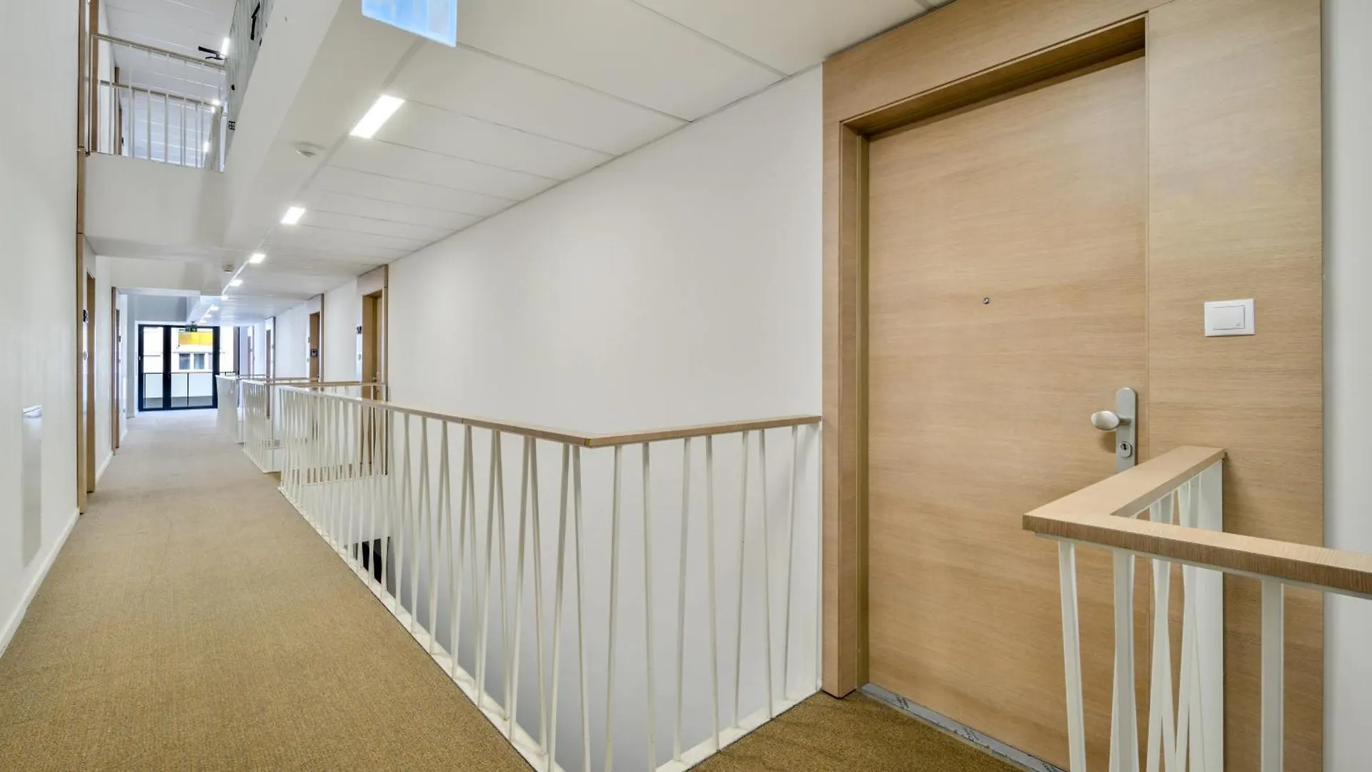 Apartament Atrium Residence Deluxe Suite-Free Parking Garage Same Building Budapeszt
